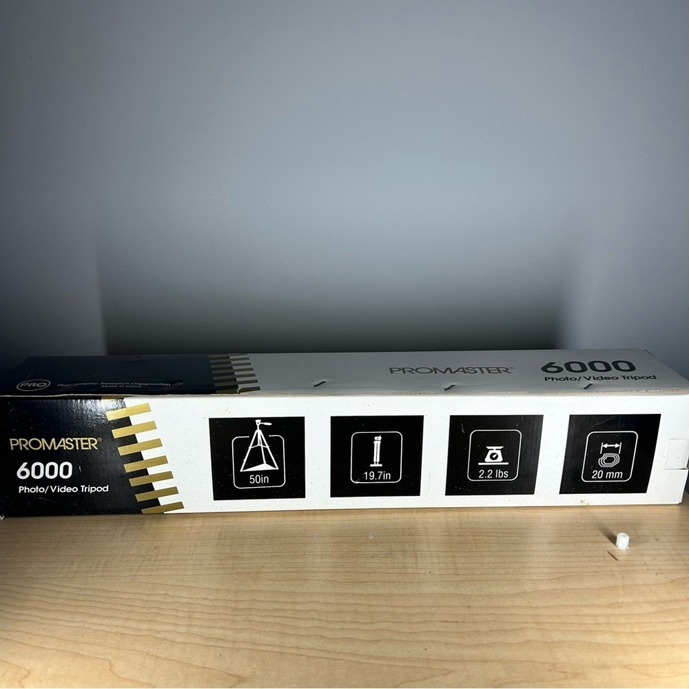 Promaster 6000 tripod brand new never used - Picture 3 of 4